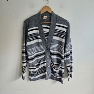 Black & White – Acrylic – Size Unknown Classic vintage Monsanto sweater